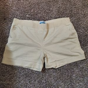 Announcements Maternity Shorts